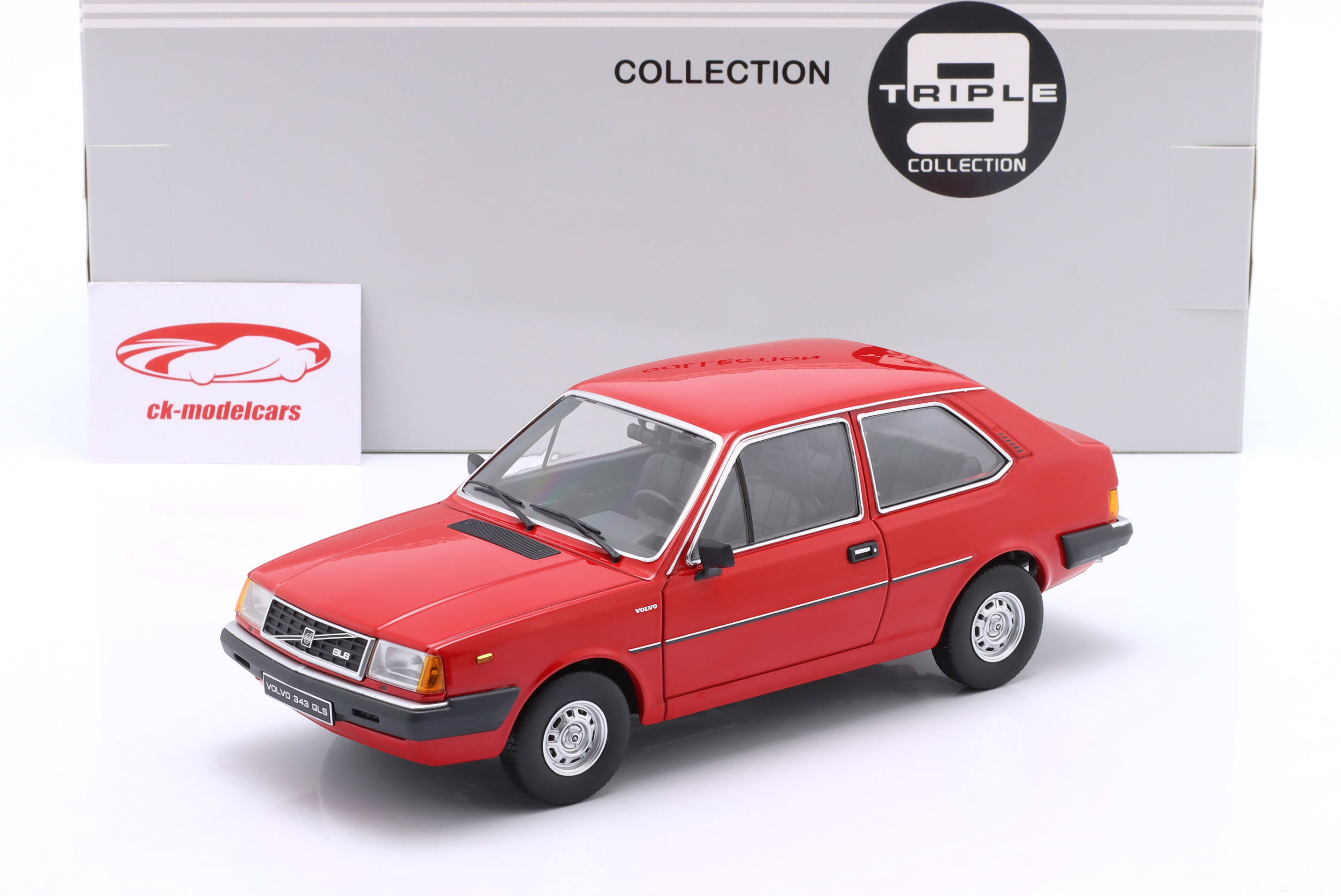 Triple9 1:18 Volvo 343 GLS Year 1982 red T9-1800541 model car T9