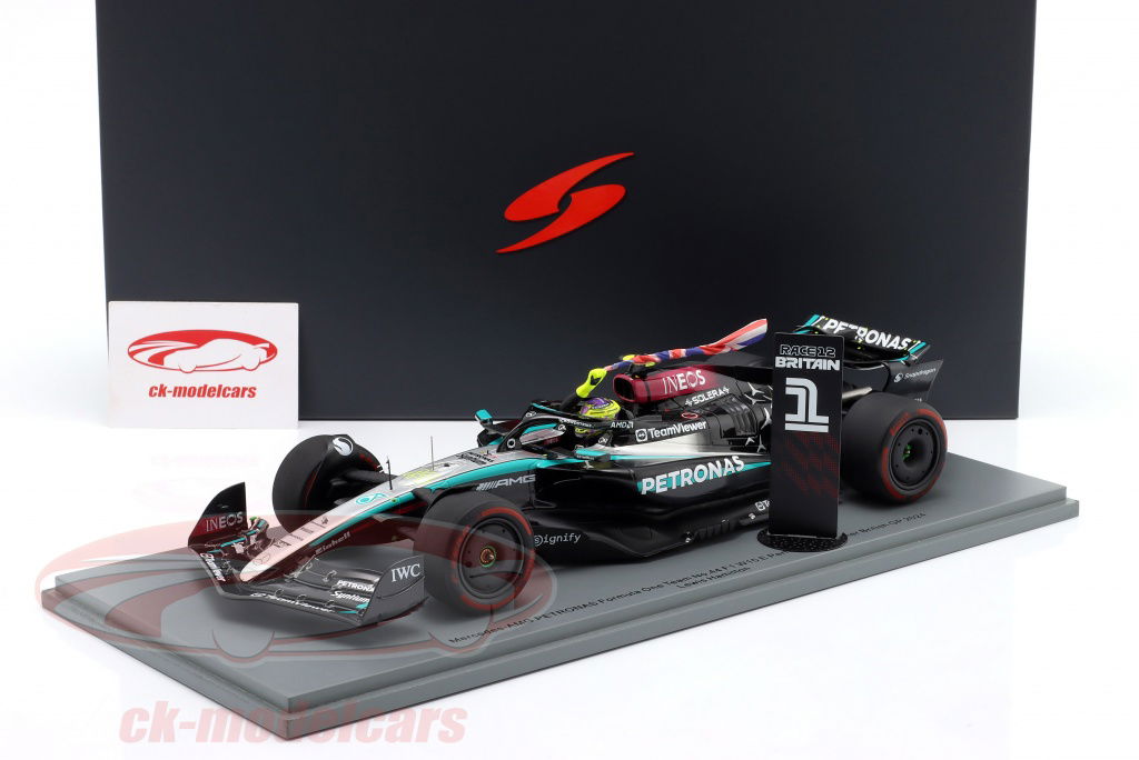 Spark 1:18 L. Hamilton Mercedes-AMG F1 W15 #44 Winner British GP