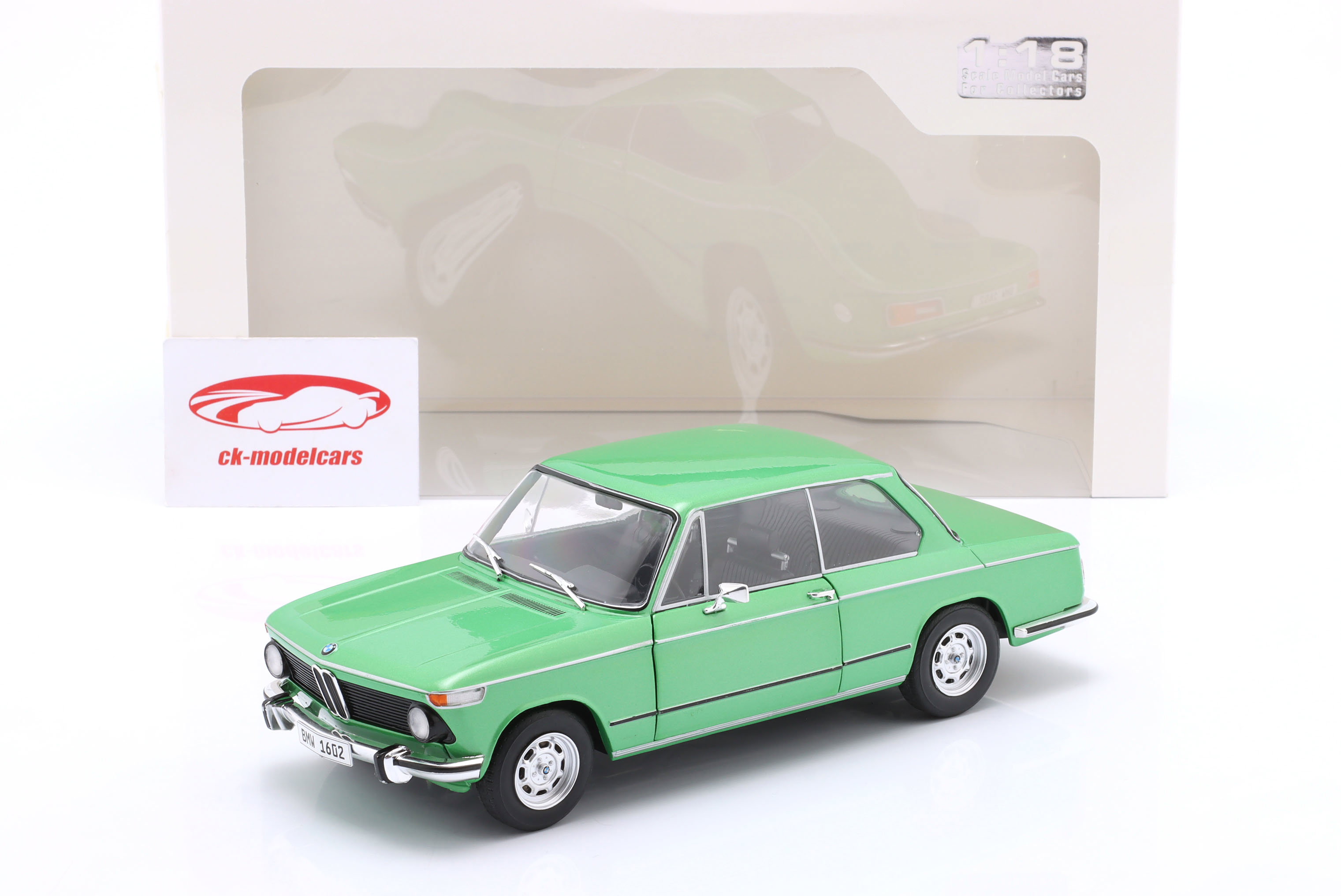 1/18  E3系 Solido 1:18 BMW 1602 Taiga 建設年 1971 緑 S1808604 モデル 車