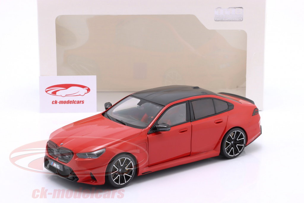 Solido 1:18 BMW M5 (G90) 建設年 2025 燃えるような赤 S1814702