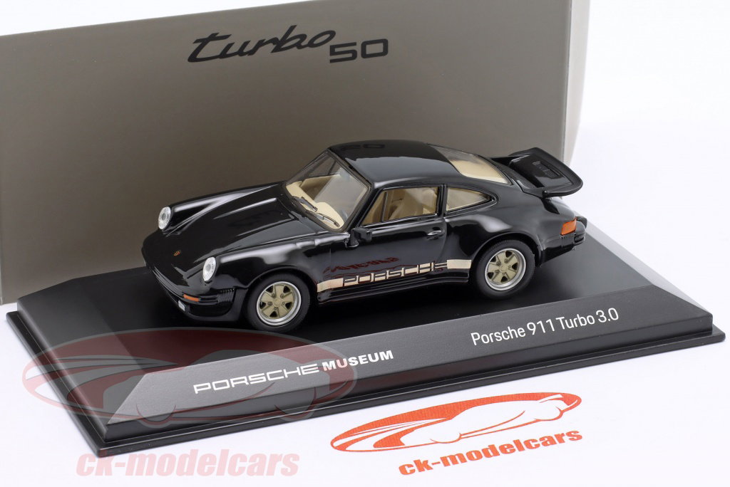 Welly 1:43 Porsche 911 Turbo 3.0 Year 1975-1977 black / golden