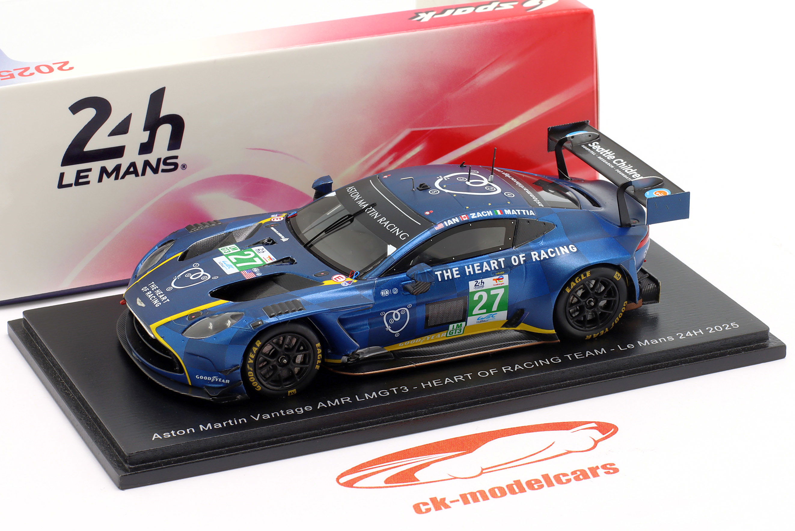 【Spark】Astonmartin Vantage GT3 2014 Diecast model cars Aston Martin Vantage 1/43 Spark GT3 No.007