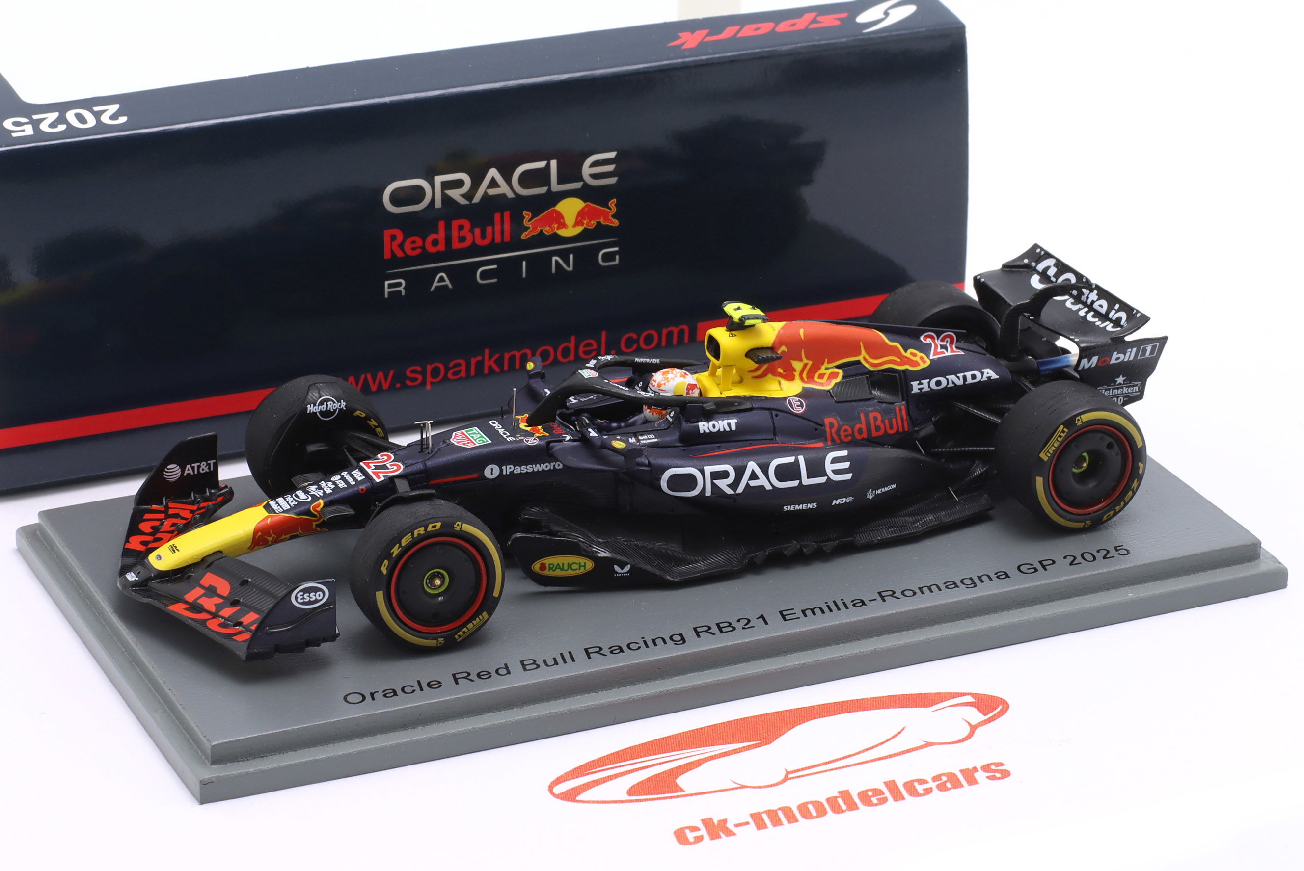 Spark 1:43 Yuki Tsunoda Red Bull RB21 #22 Emilia-Romagna GP