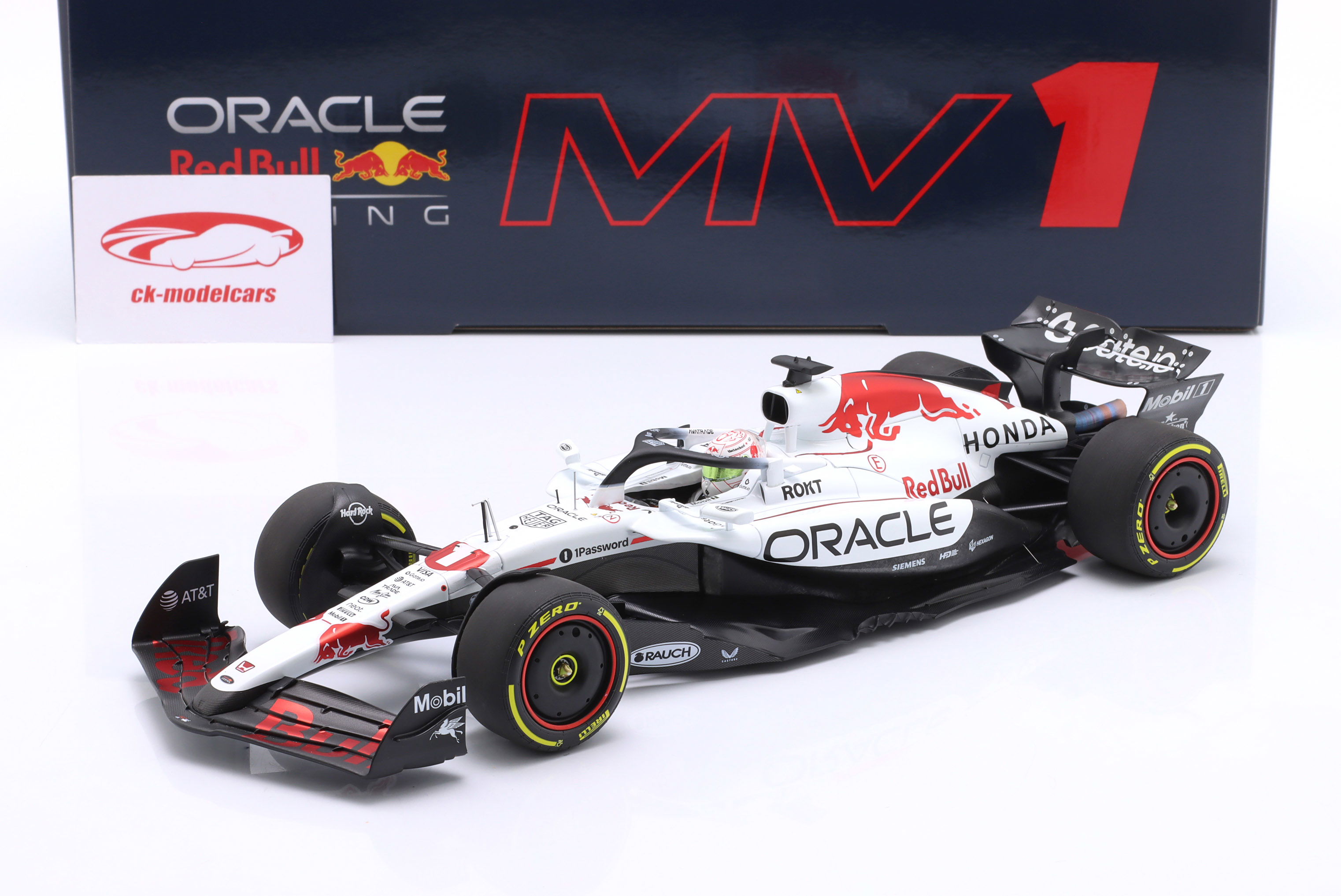Minichamps 1:18 Max Verstappen RB21 #1 勝者 日本 GP 式 1 2025