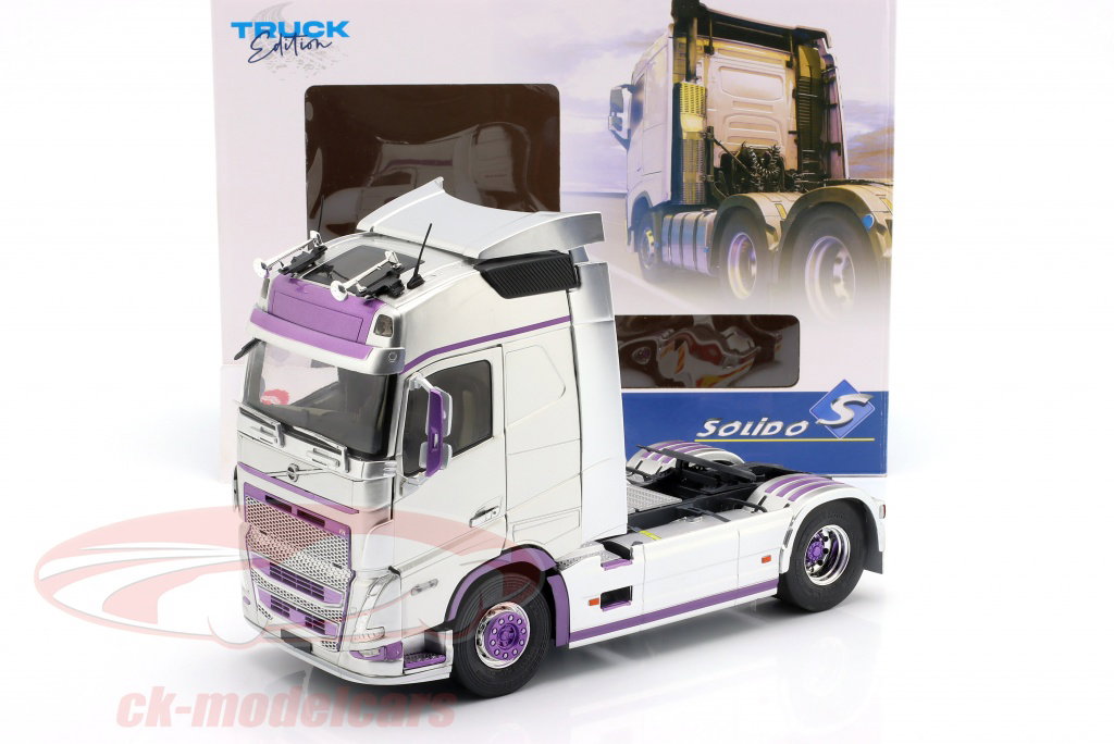 Solido 1:24 Volvo FH Globetrotter XL SZM 2023 silver / purple