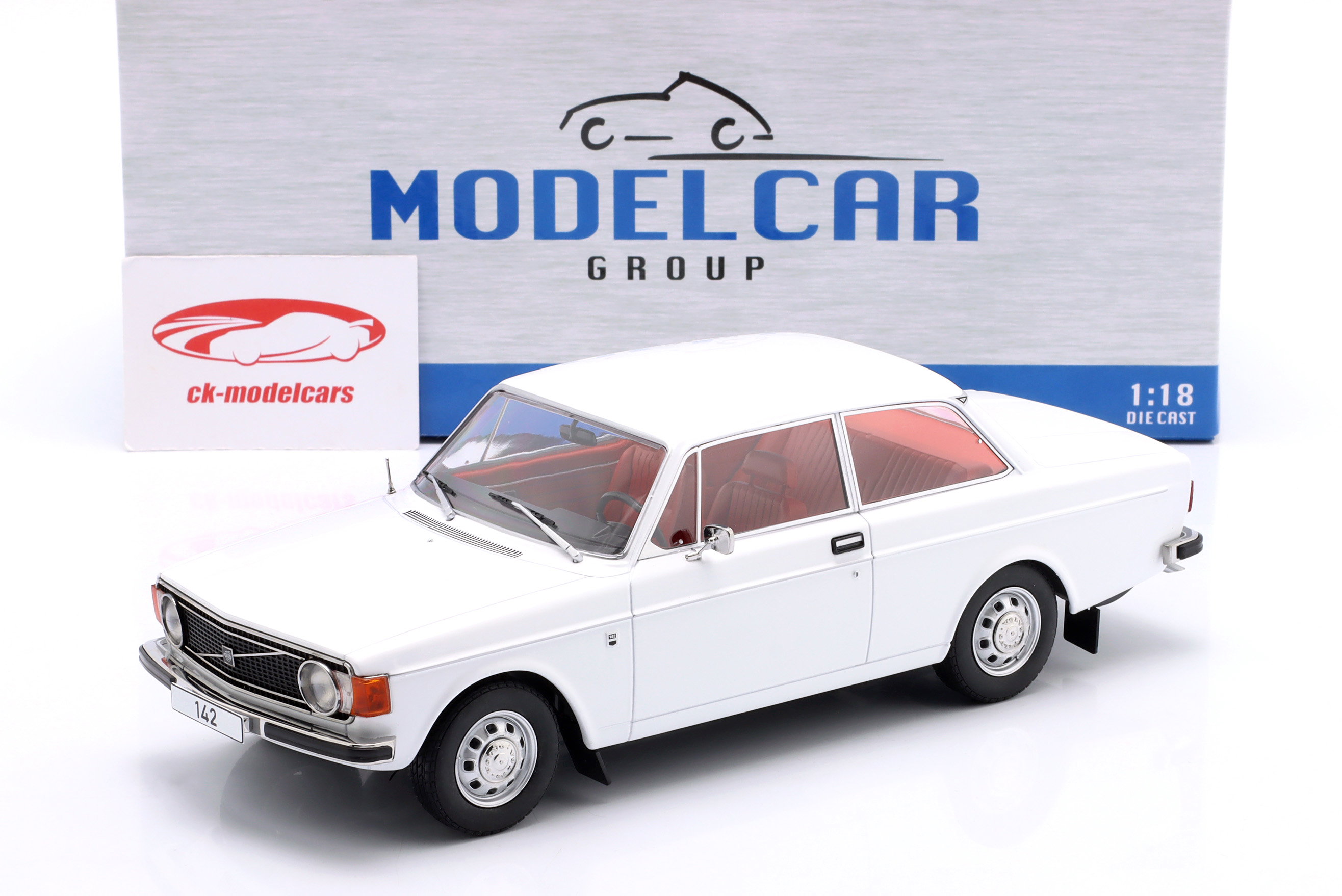 ModelCarGroup 1:18 Volvo 142 year 1973 white ModelCar Group