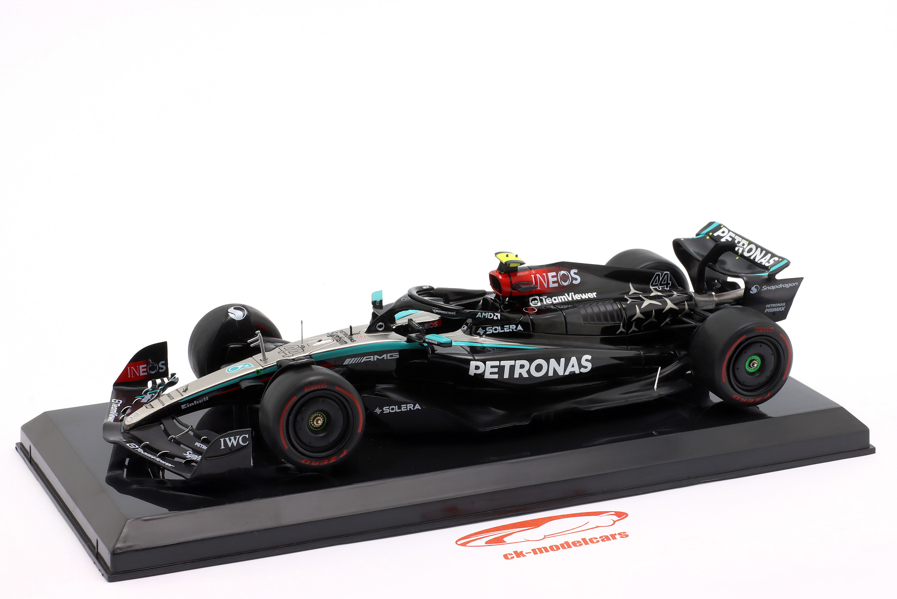 Premium Collectibles 1:24 Lewis Hamilton Mercedes-AMG F1 W15 #44