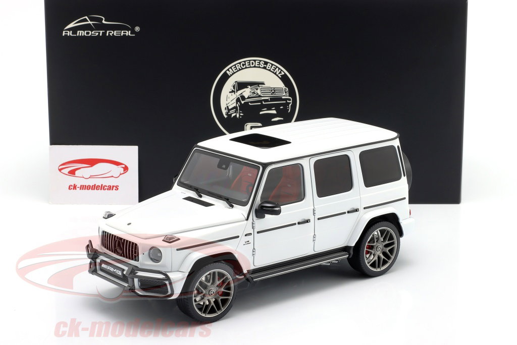 Minichamps 1:18 Mercedes-Benz AMG G63 (W463) Версия 55 Год