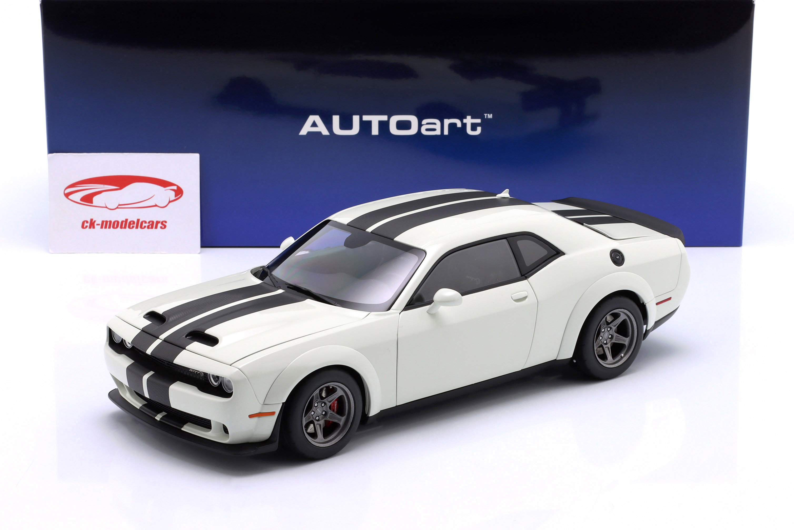 AUTOart 1:18 Dodge Challenger SRT Super Stock year 2023 white
