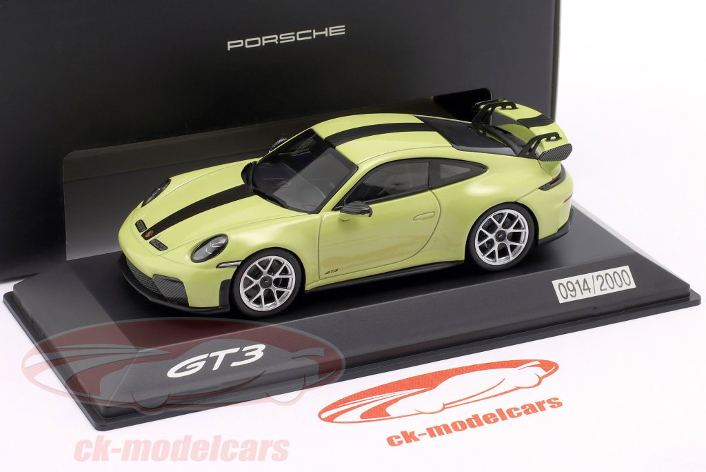Spark製ポルシェ1/43「ポルシェ 911 スポーツクラシック 2022」 Spark 1:43 Porsche 911 (992.2) 建設年 2025 カルタヘナイエロー
