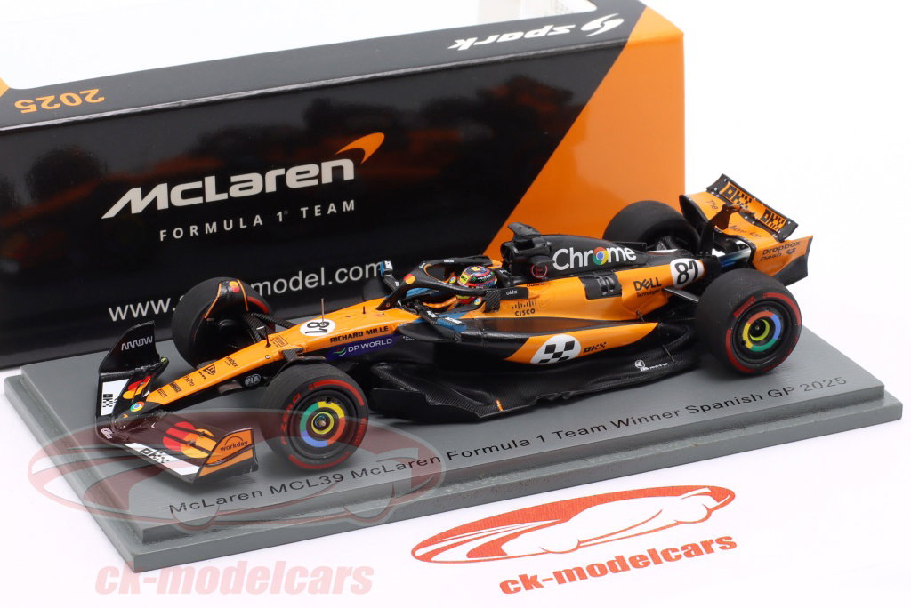 Spark 1:43 Oscar Piastri MCL39 #81 勝者 スペイン GP 式 1 2025
