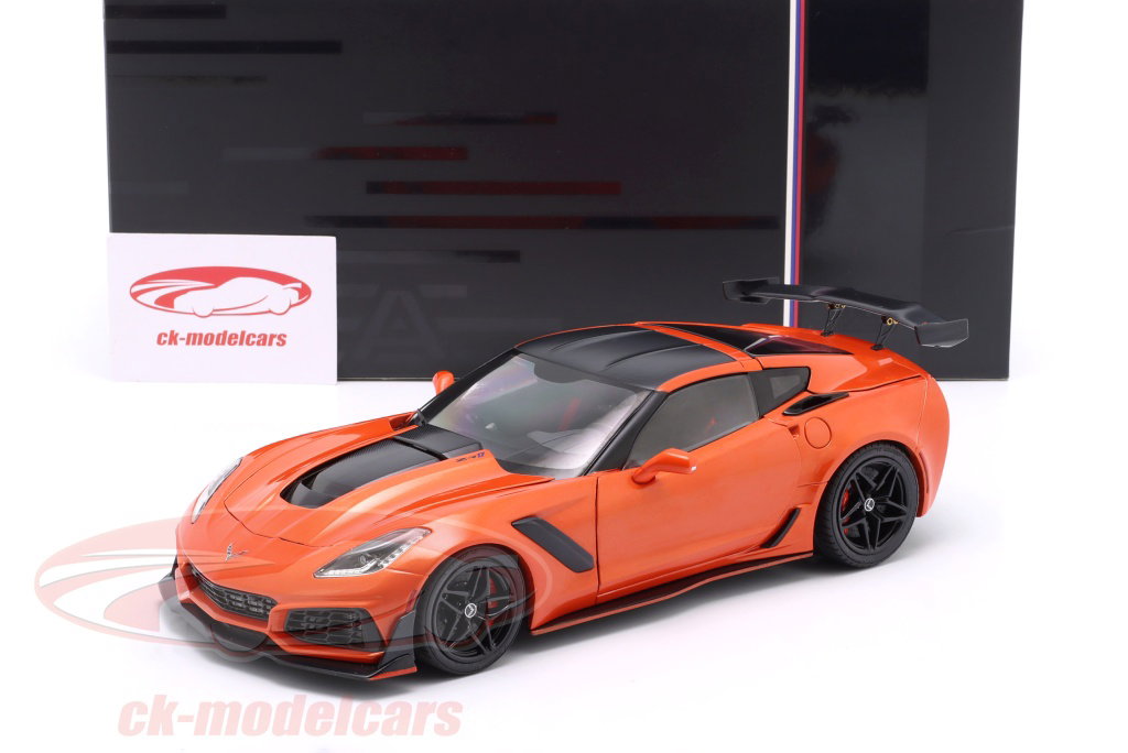 ミニカー UT CHEVROLET CORVETTE 1/18 Ixo 1:18 Chevrolet Corvette C7 ZR1 Bouwjaar 2019 oranje metalen