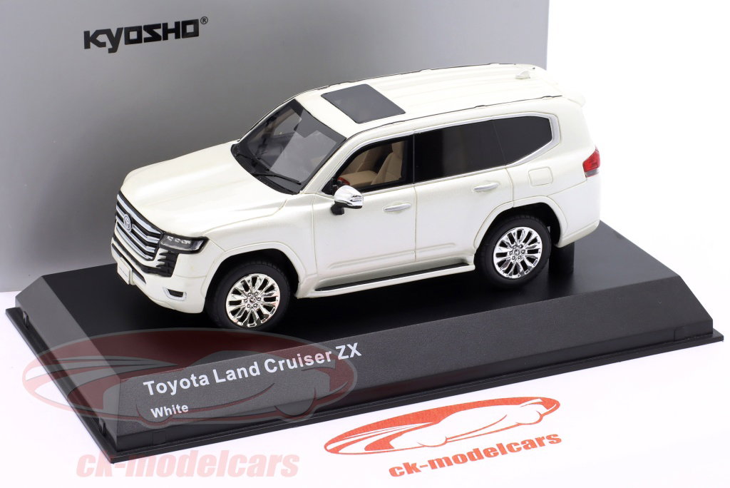 Kyosho 1:43 Toyota Land Cruiser ZX 建造年份2021 白色的KSR43119W