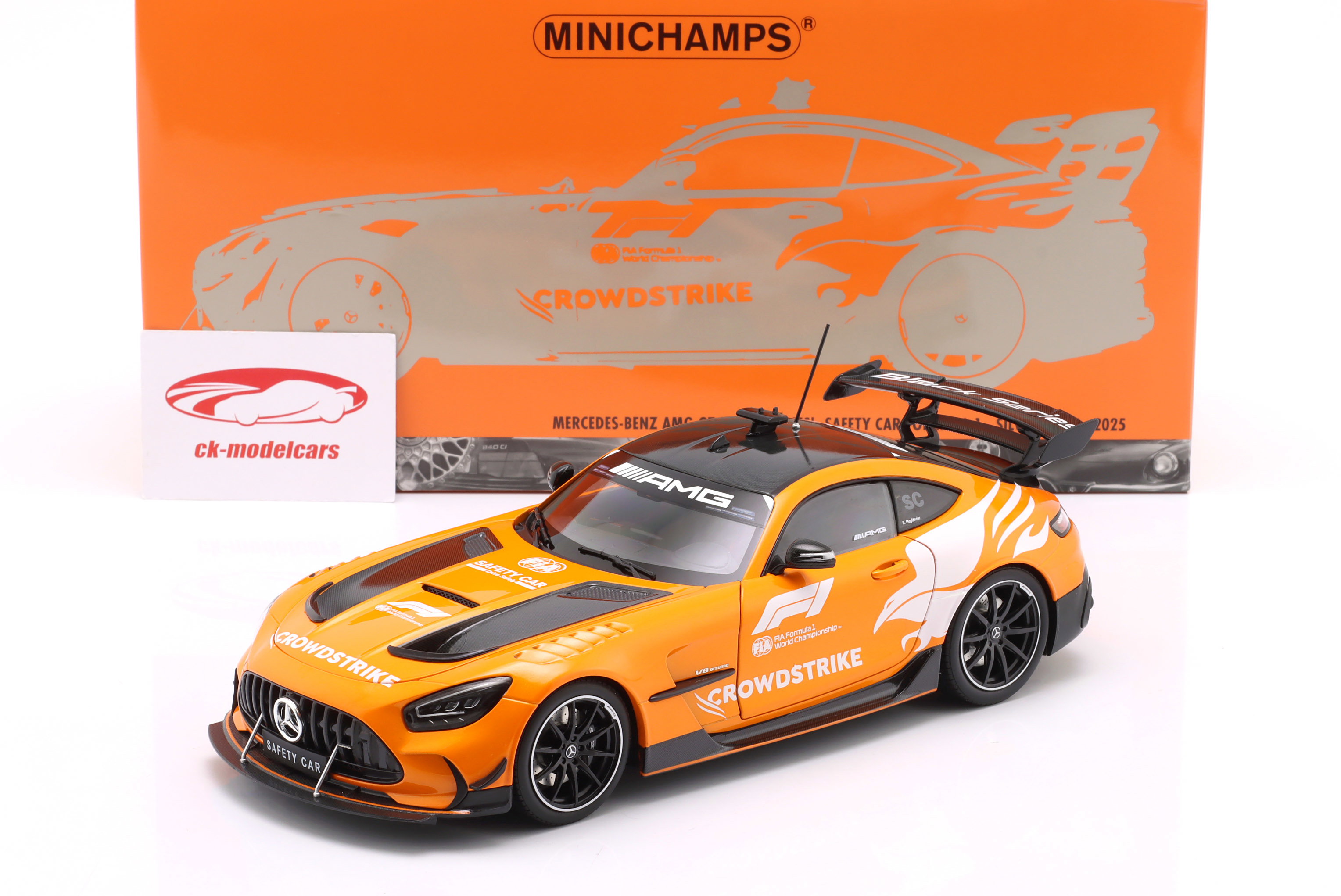 Minichamps 1:18 Mercedes-Benz AMG GT Black Series Safety Car