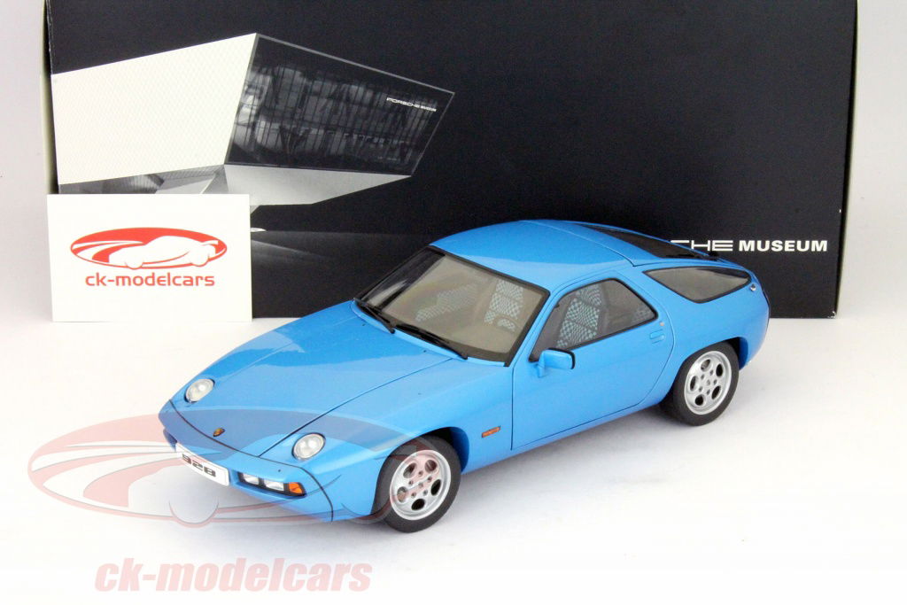 1/18 オートアート　ポルシェ928 ブルー 1/18 オートアートポルシェ928 ブルー
