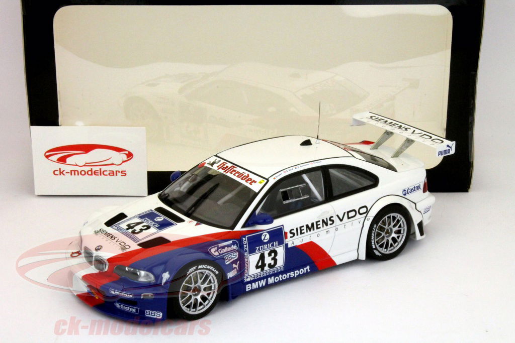 AUTOart 1:18 BMW M3 GTR＃43 24時間ニュルブルクリンク2004