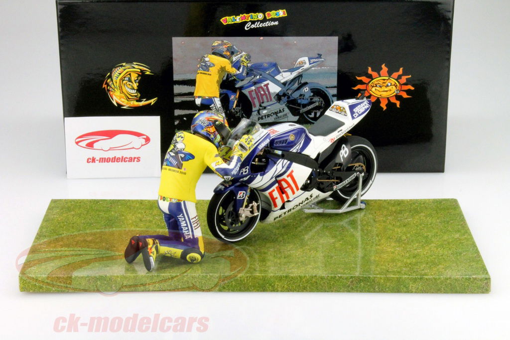 Valentino Rossi フィギュア 1:12 MotoGP 2010 Minichamps 1:12 V. Rossi Yamaha YRZ-M1 #46 Valencia GP