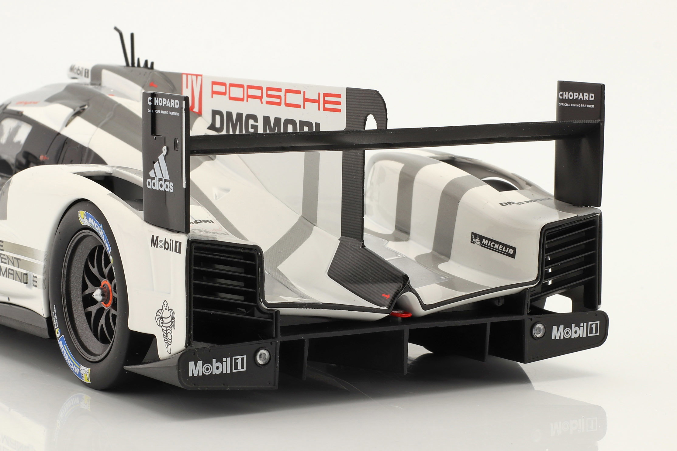 Porsche 919 Hybrid #19 vencedores 24h LeMans 2015 Bamber, Tandy, Hülkenberg 1:18 Ixo